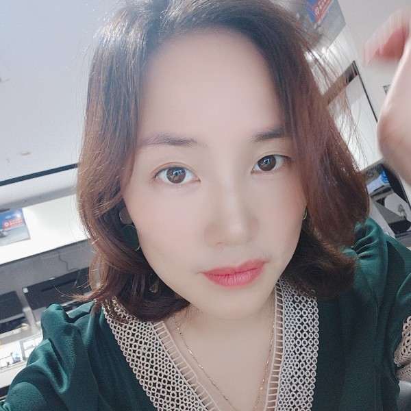 迷人笑夏天的照片