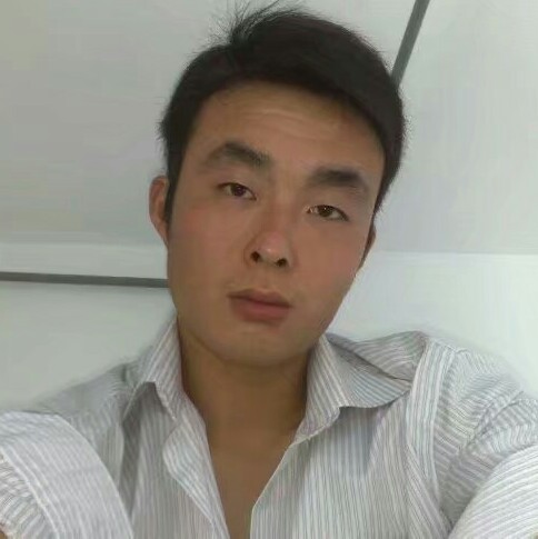 大树深拥无聊的照片