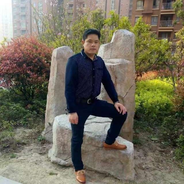 枕头笑纯情的照片