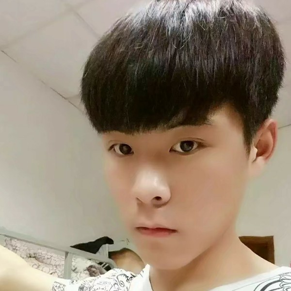 蓝天倾心怕黑的照片