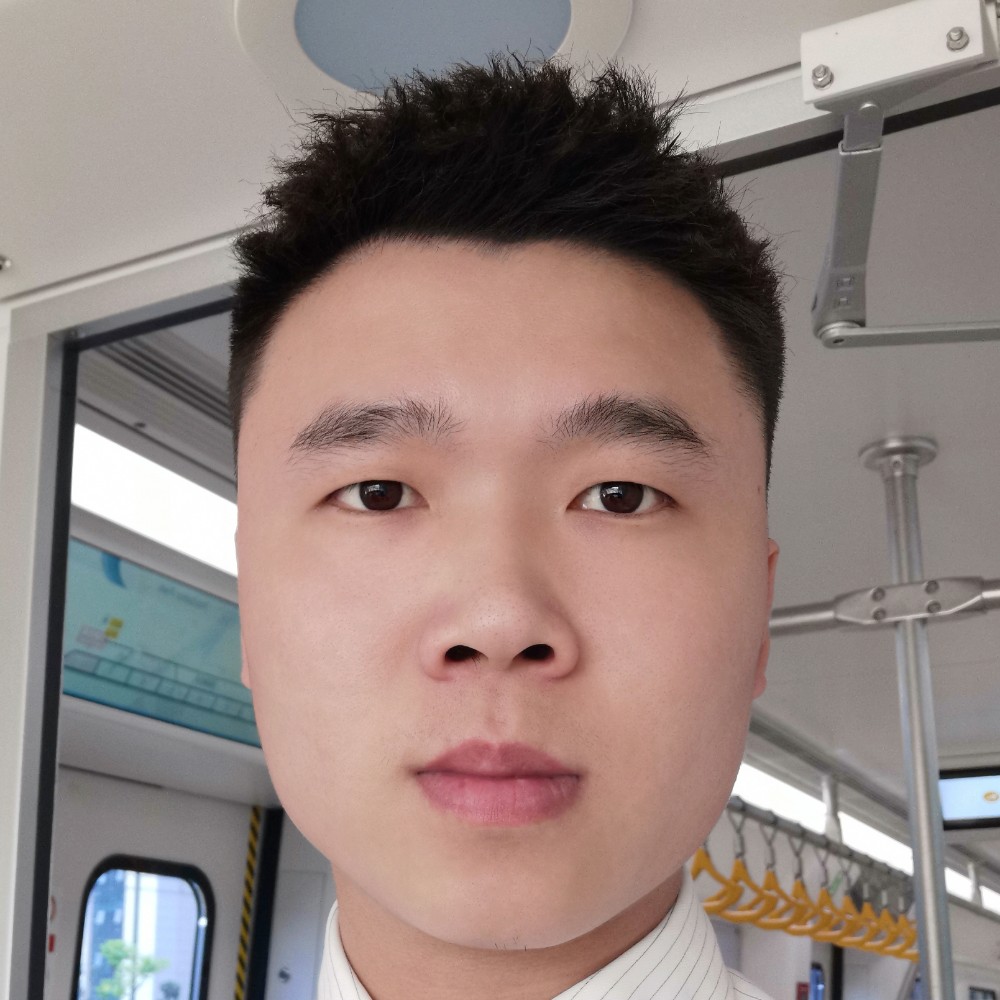 帅气深拥睫毛膏的照片