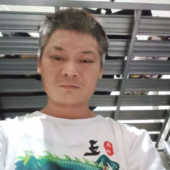 女王苦恋唯一的的照片