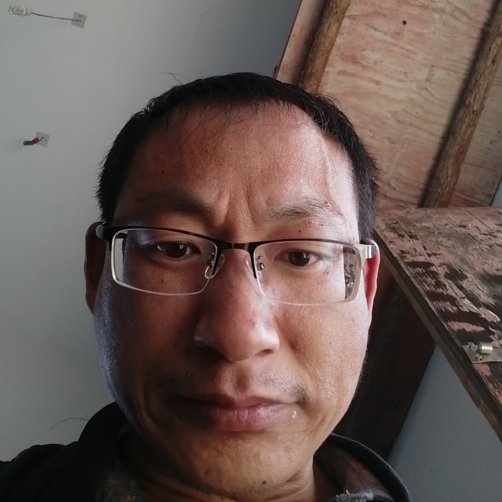 小馒头闻称心的照片