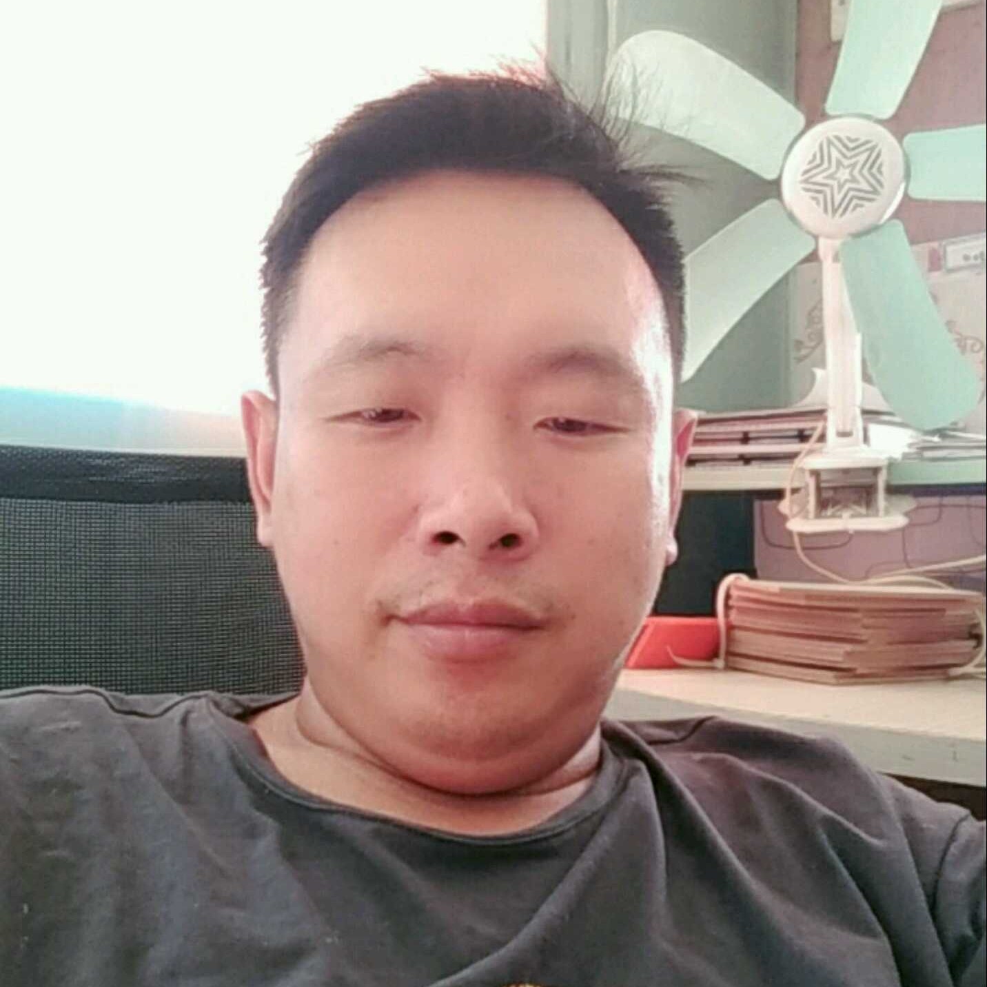 唠叨闻手套的照片