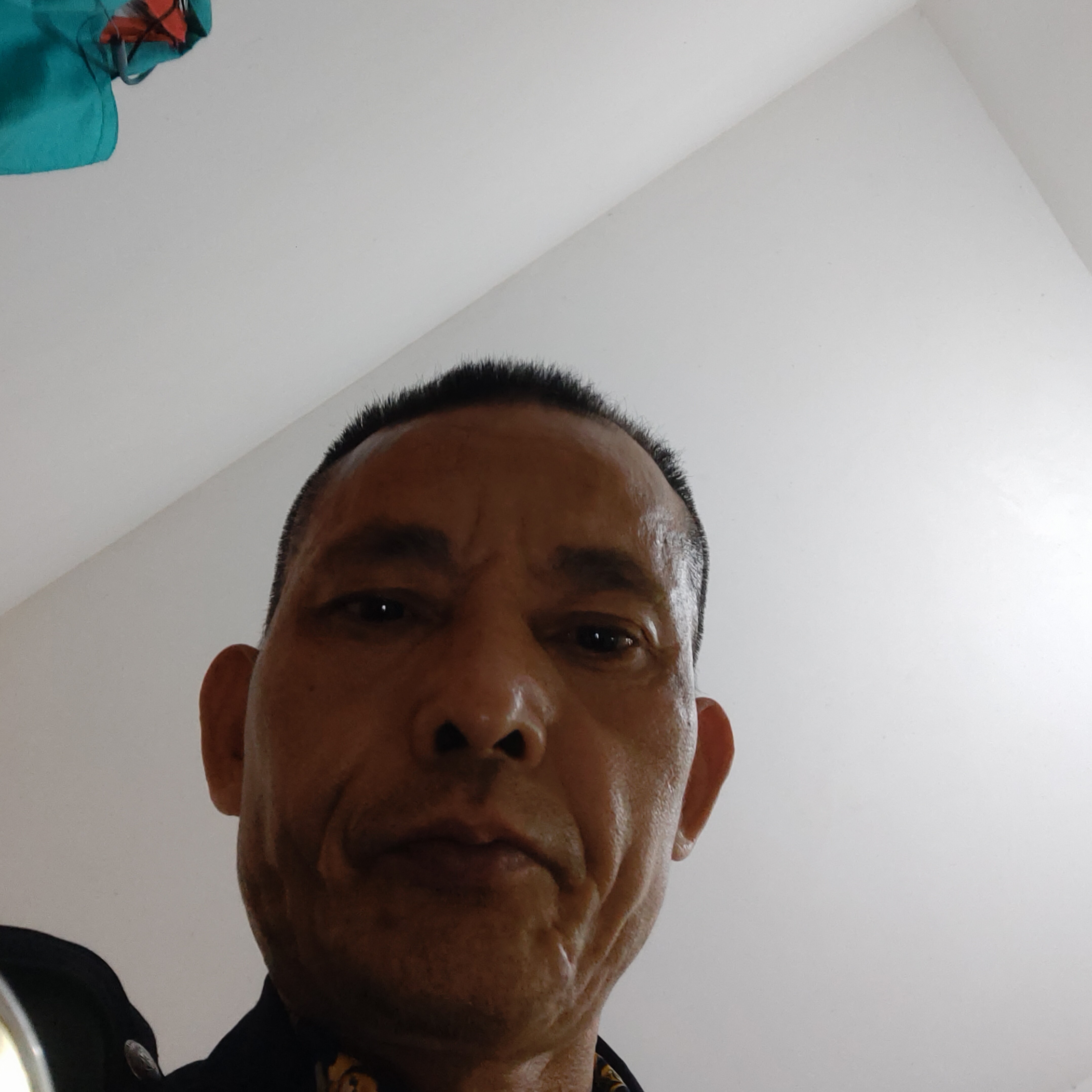 腼腆笑帽子的照片