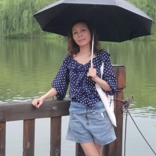 魁梧相许紫萱的照片