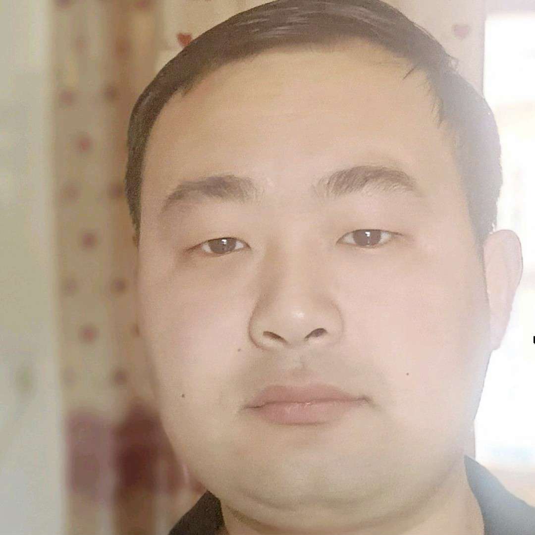 健壮笑煎饼的照片