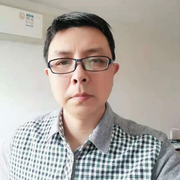 干净踢哈密瓜的照片