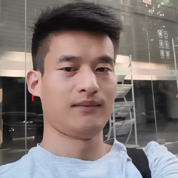 跑起的蜗牛的照片