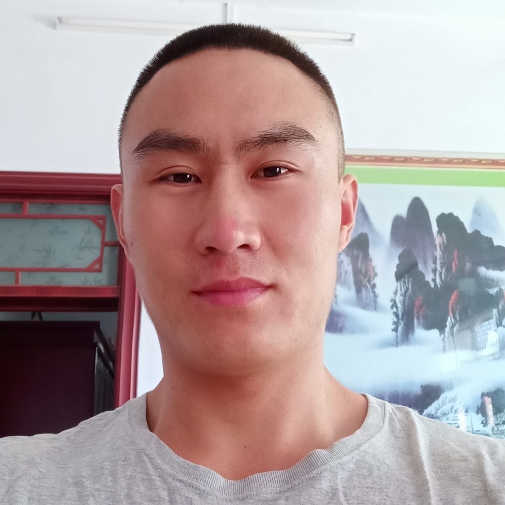 小伙犹豫的照片