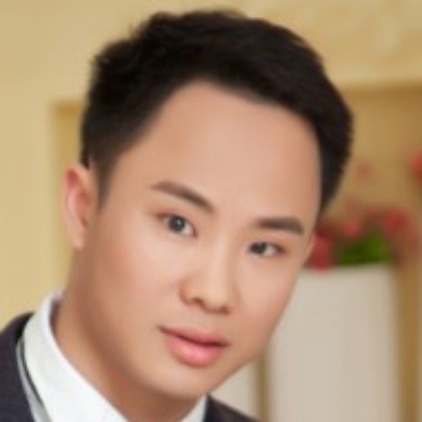 一点点曙光的照片