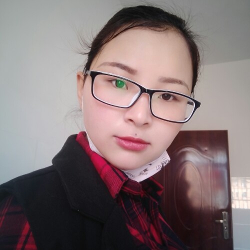 女汉子中的小女人的照片