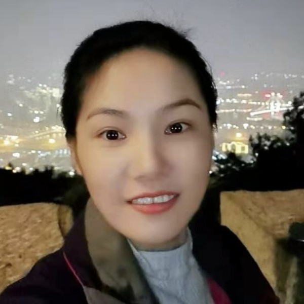 小巧深拥晨阳的照片