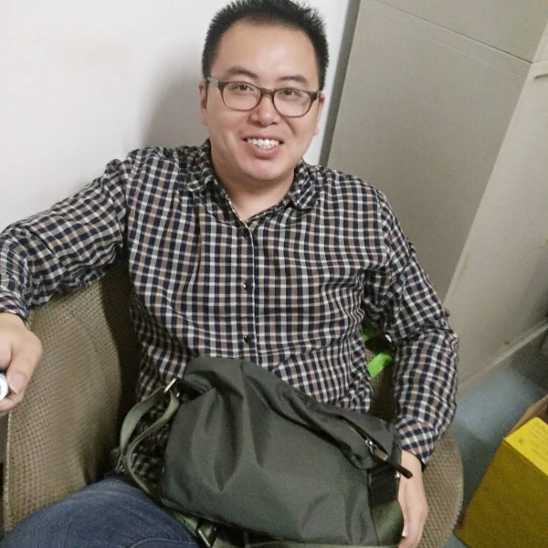 低存在感黑子的照片