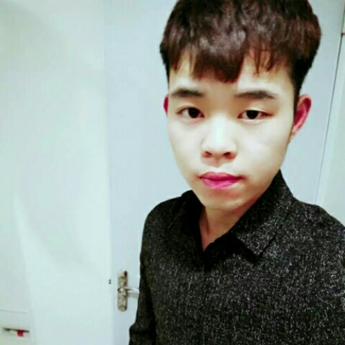 站在坟前勾引鬼的照片