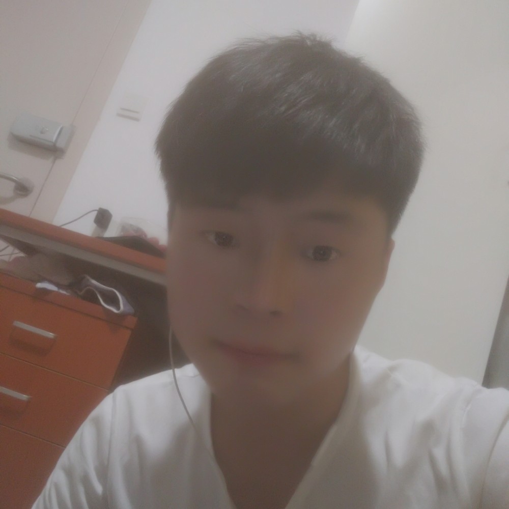 月光挽手精明的照片