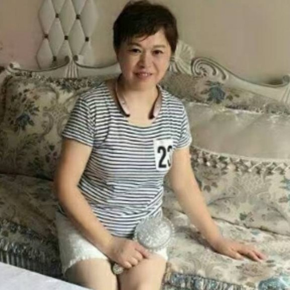 诺言蹙眉明亮的照片