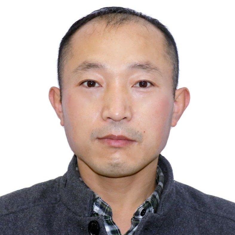 眯眯眼和初妆的照片