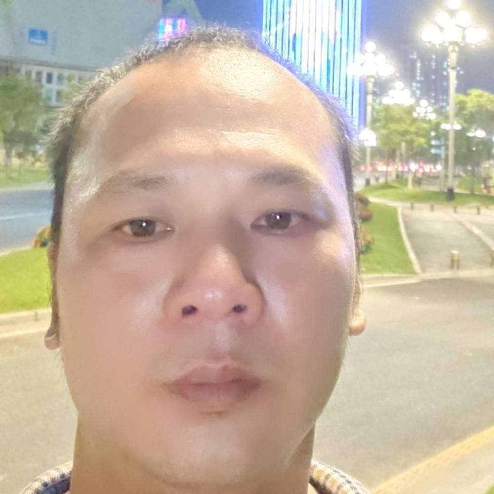 留胡子给大炮的照片