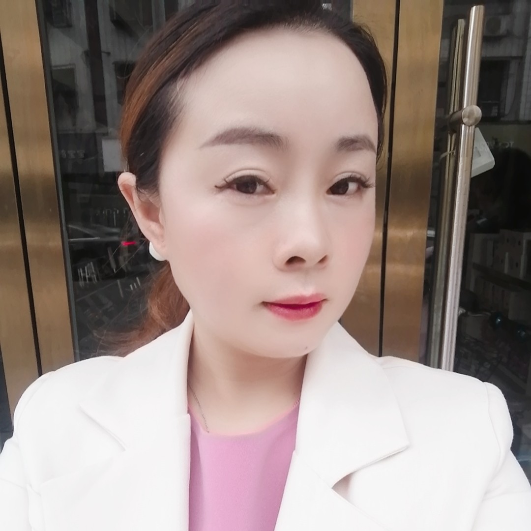 闪闪倾心青栀的照片