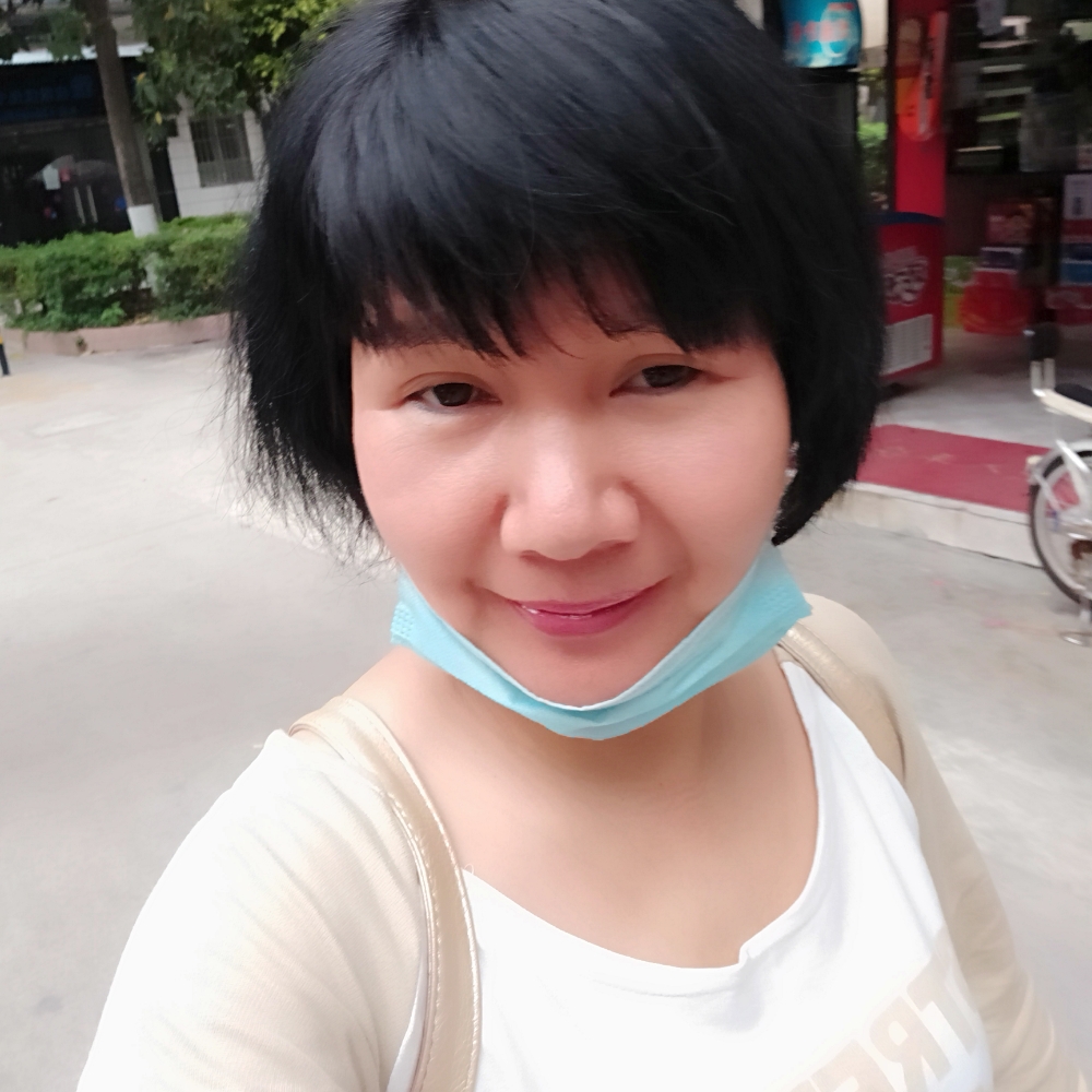 飘落的雲彩的照片