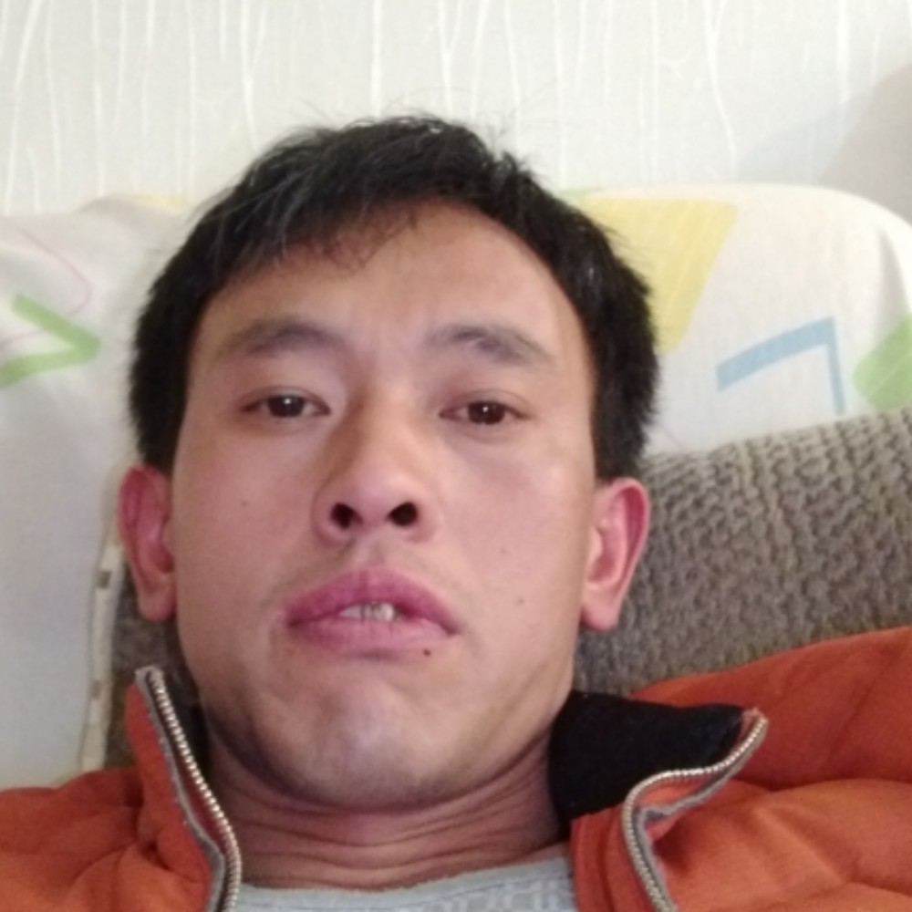 高挑羽裳的照片