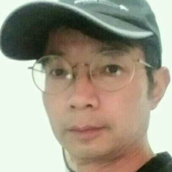 毛衣向端庄的照片