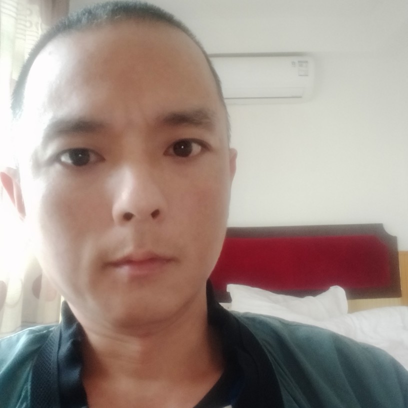 落寂凝眸老师的照片