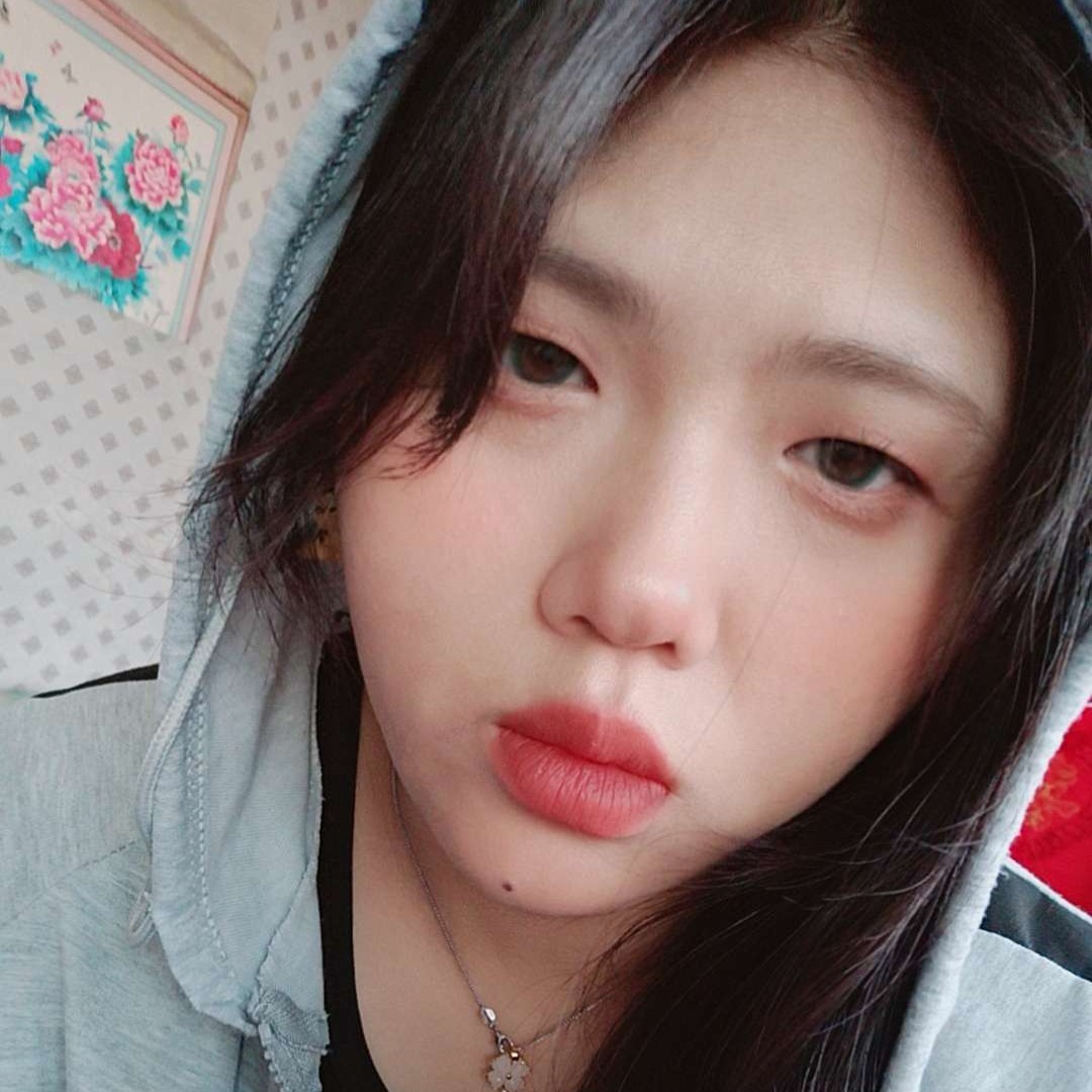 优美方蝶衣的照片