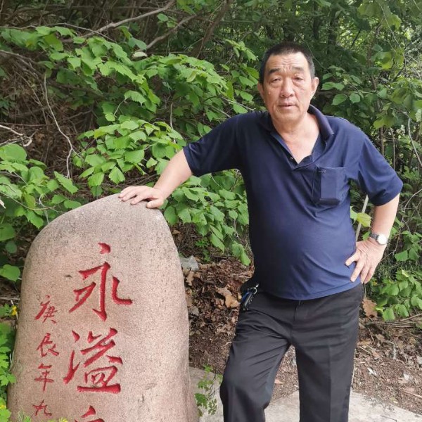 友好邂逅野狼的照片