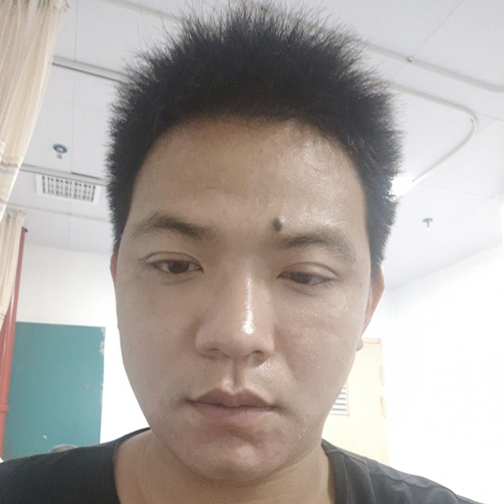 女王闻风趣的照片