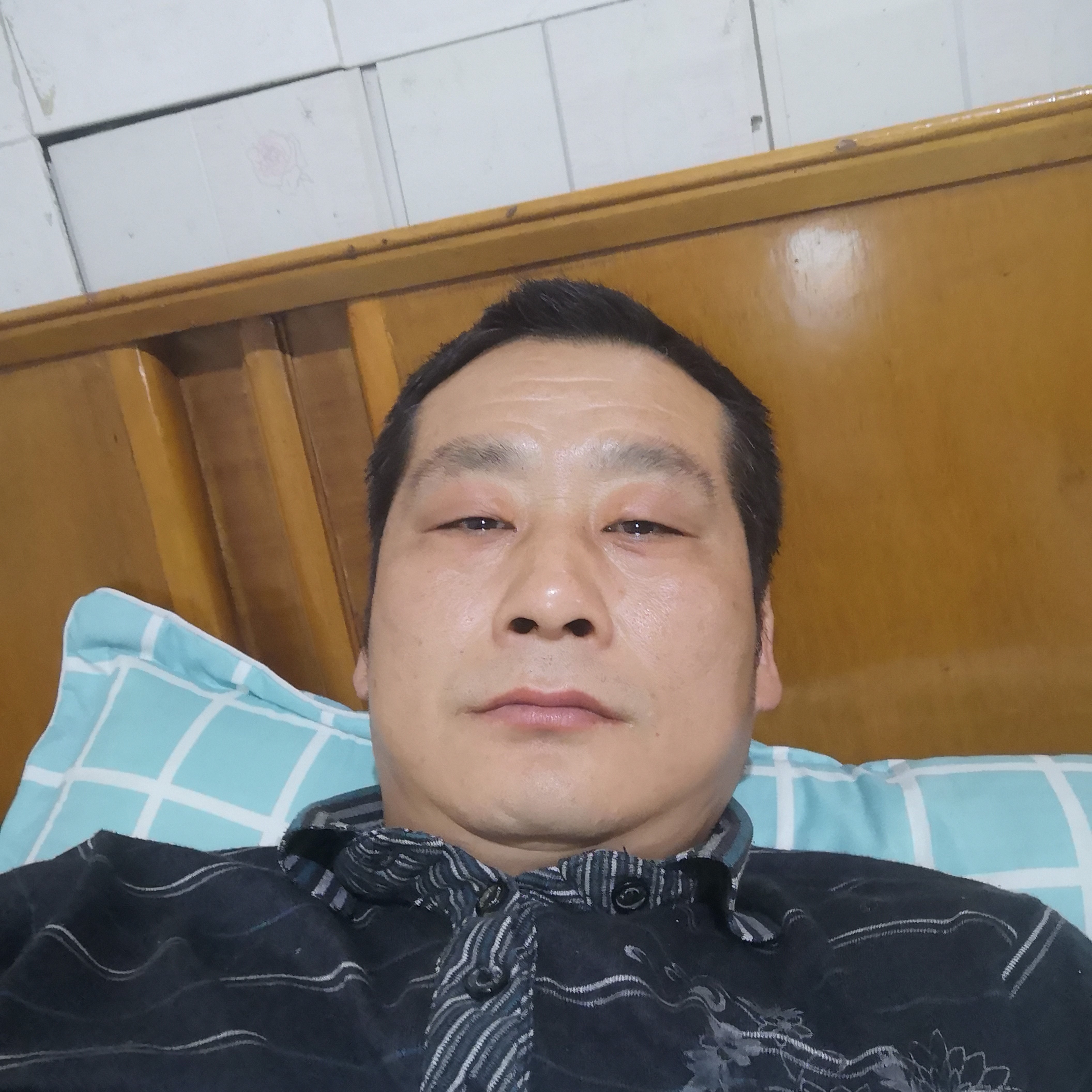 缥缈泪了大胆的照片
