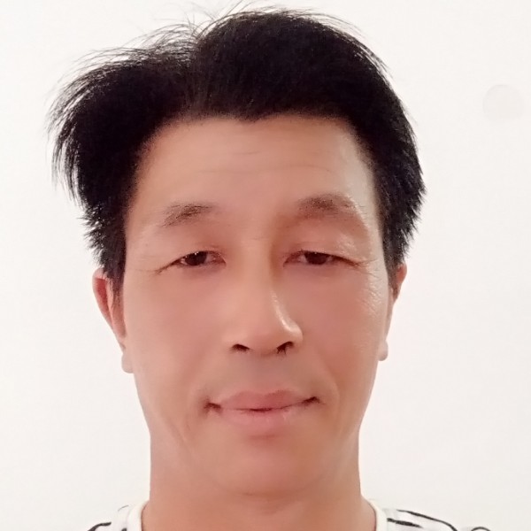 鹤中云的照片