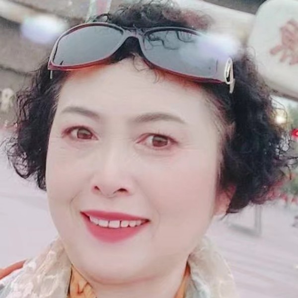 我是午夜百合的照片