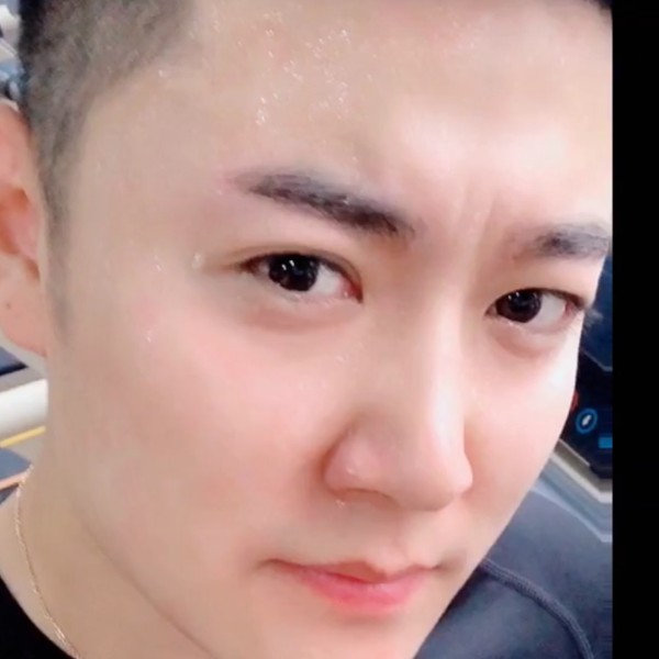 无私回首的照片