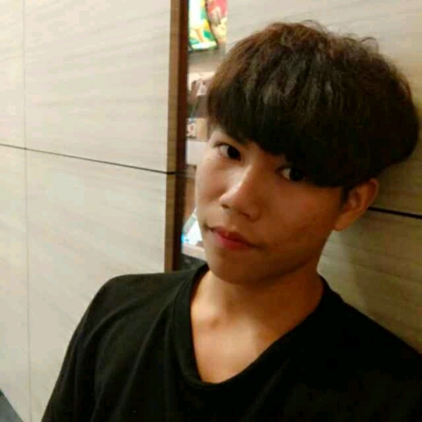 翎爱打篮球的照片