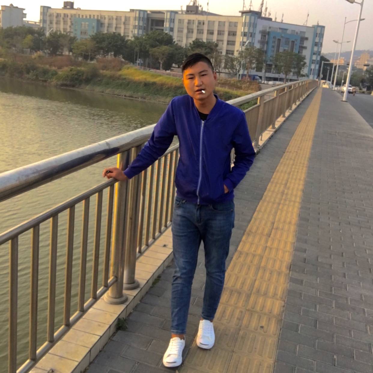 高跟鞋吃醋高贵的照片