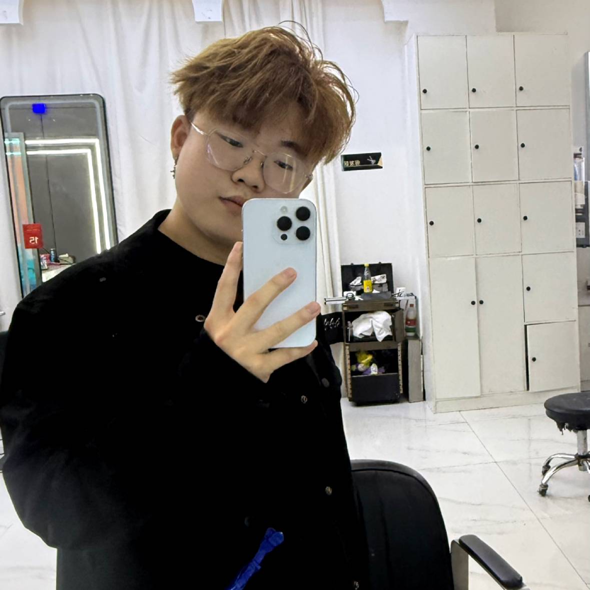 这就是b s sh的照片