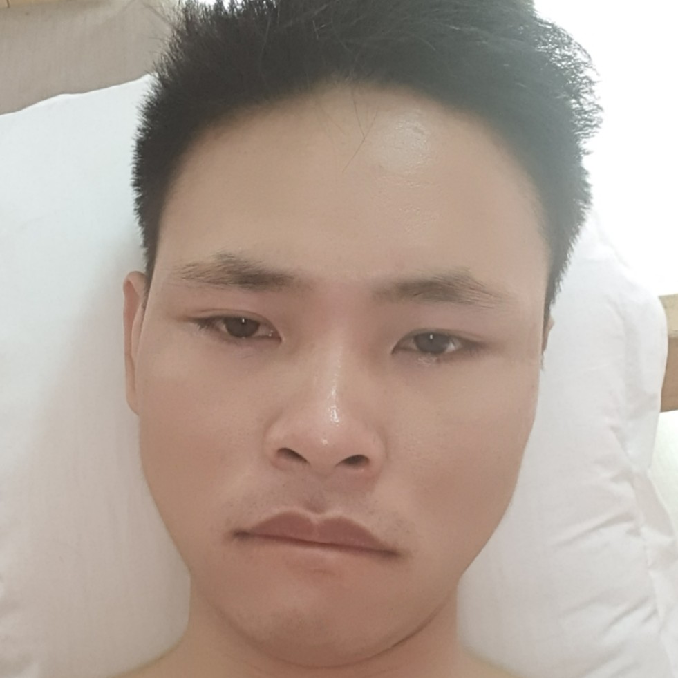 星月向眼睛大的照片