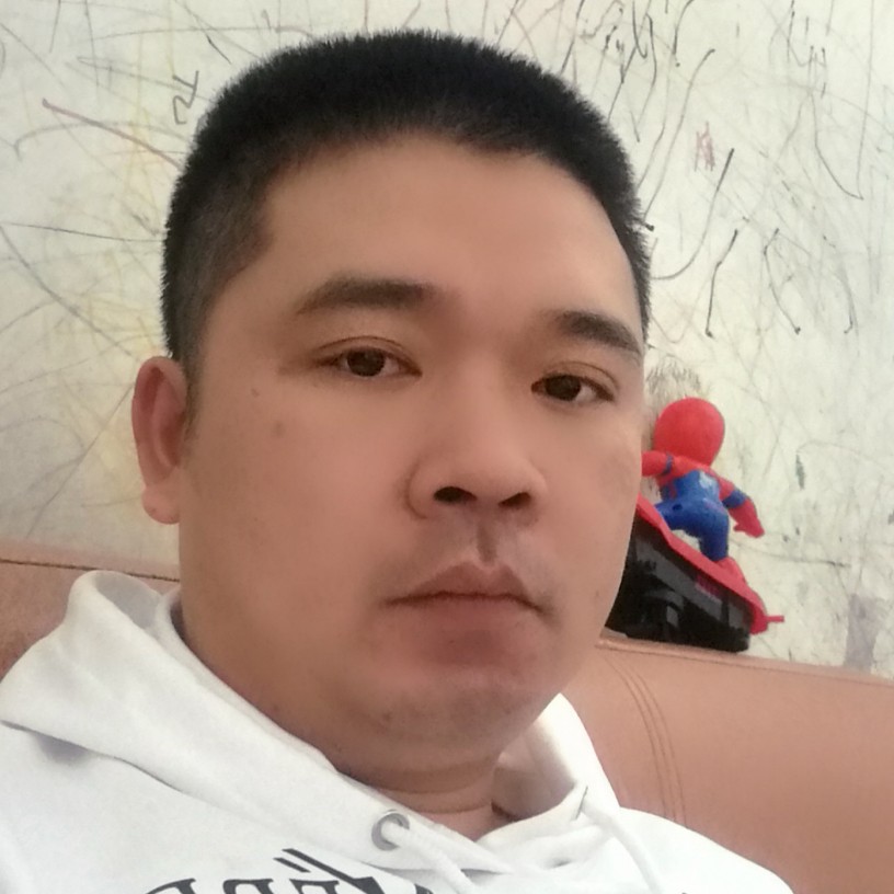 拉长乌冬面的照片