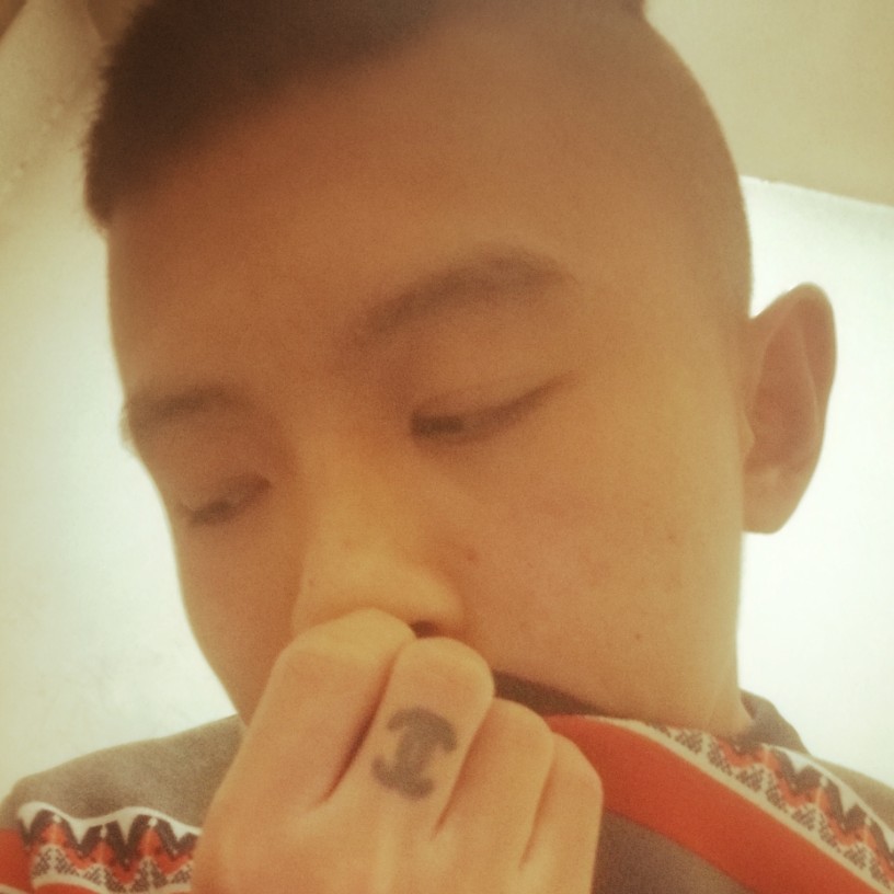 有魅力笑小蝴蝶的照片