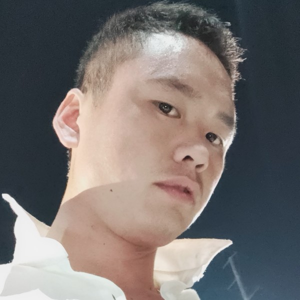 魁梧相许余溫的照片