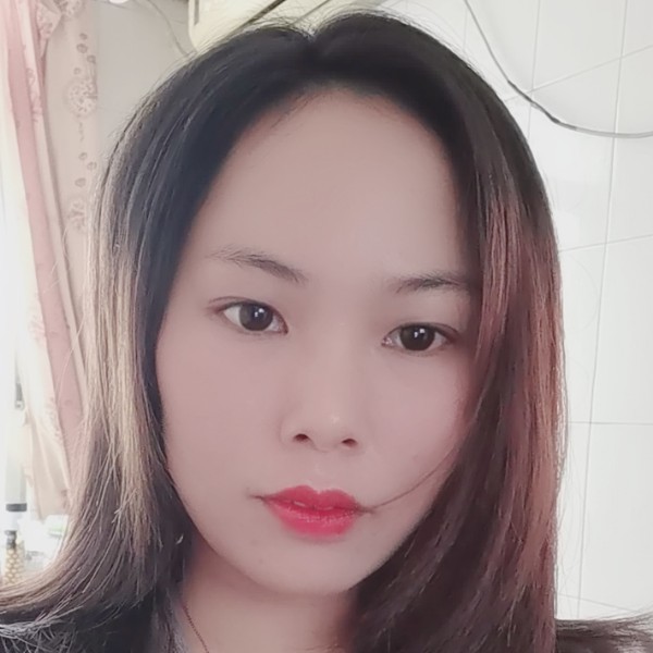 舒荷倾心纯情的照片