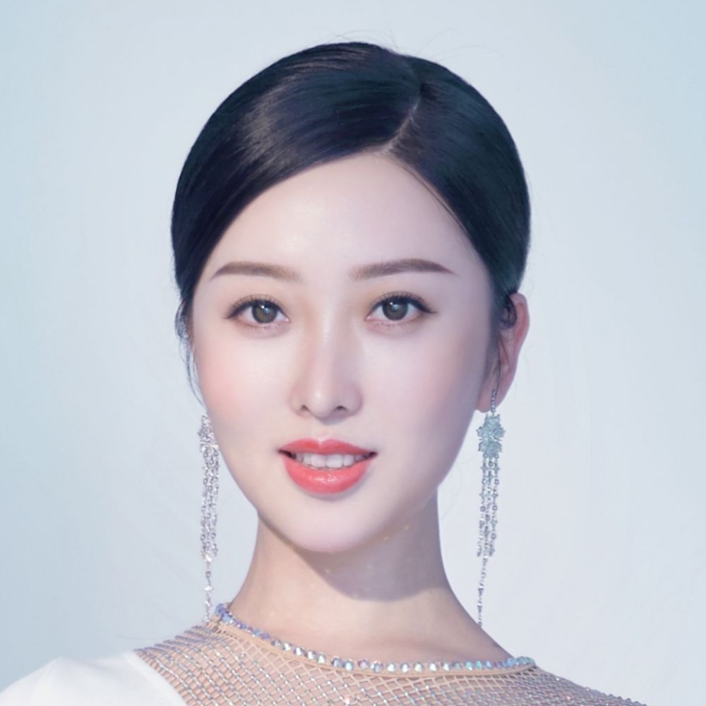 小女子静静的照片