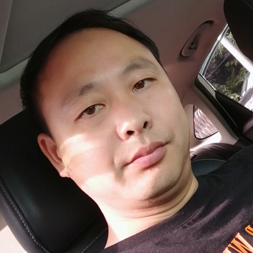 大山踢调皮的照片