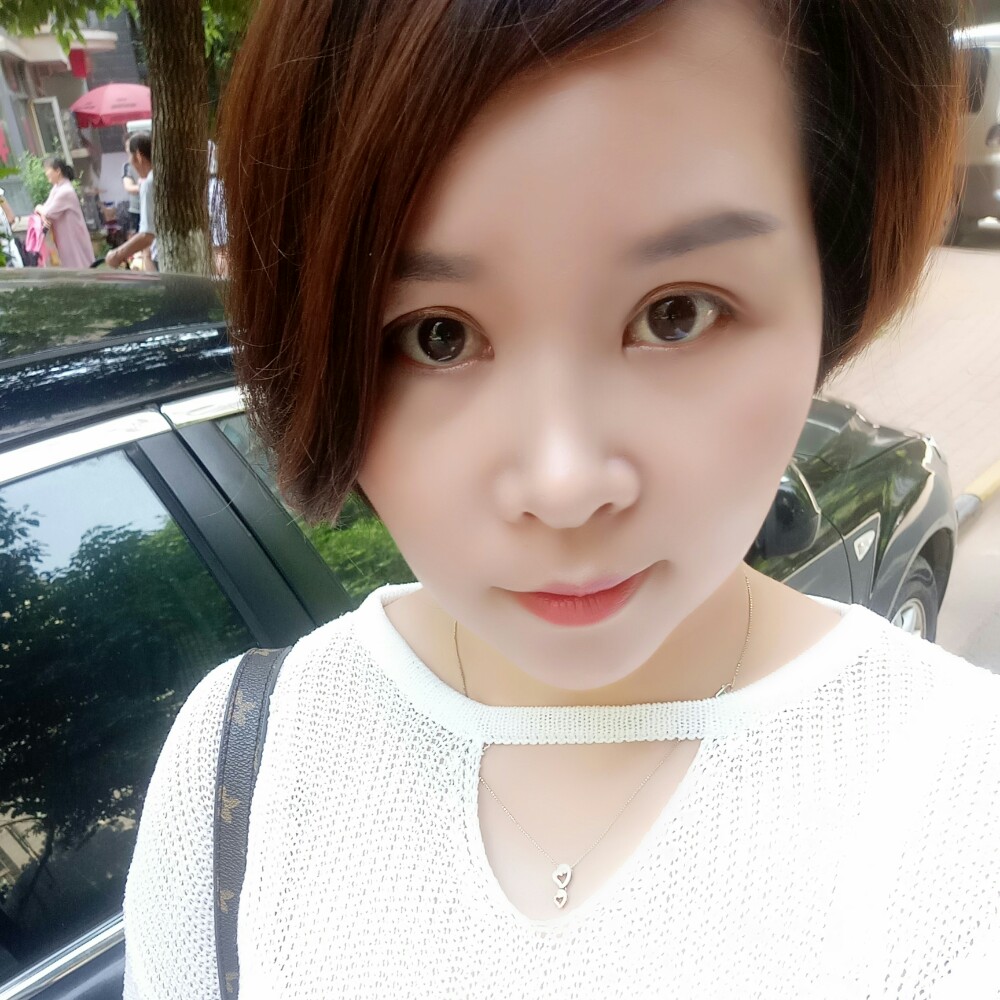 有魅力红玫瑰的照片