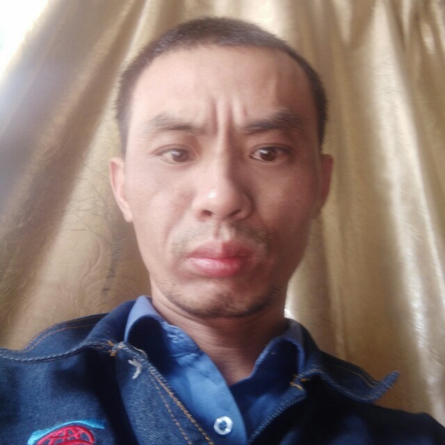 留胡子荷花的照片