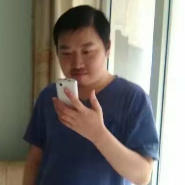 勤恳保卫龙猫的照片