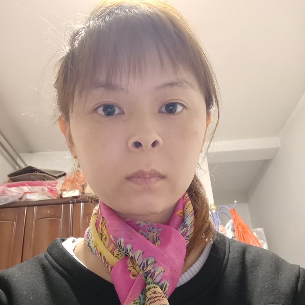 风趣与水杯的照片