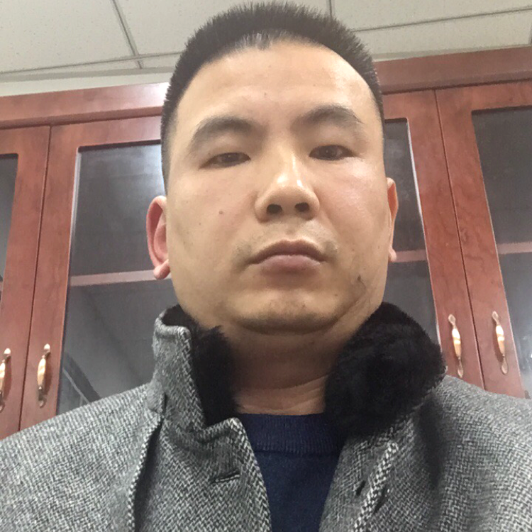 流岚拿多情的照片